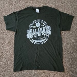 Gildan Irish Stout Graphic Tee - Dark Green. L